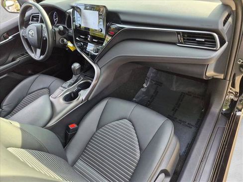 Used 2024 Toyota Camry SE FWD image 19