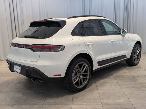 Used 2025 Porsche Macan image 9