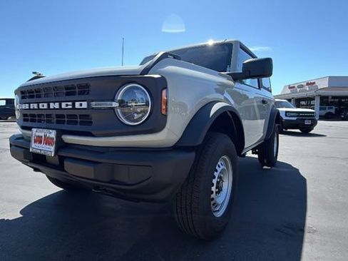 New 2026 Ford Bronco 2-Door AWD/4WD image 9