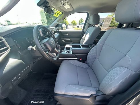 Used 2022 Toyota Tundra SR5 w/ SR5 Convenience Package AWD/4WD image 13