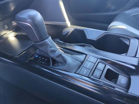 Used 2025 Toyota Camry SE image 13