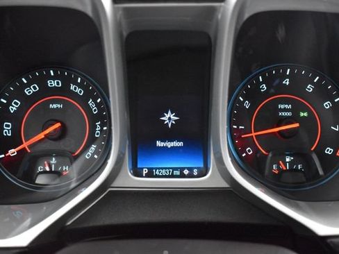 Used 2015 Chevrolet Camaro LT RWD image 11