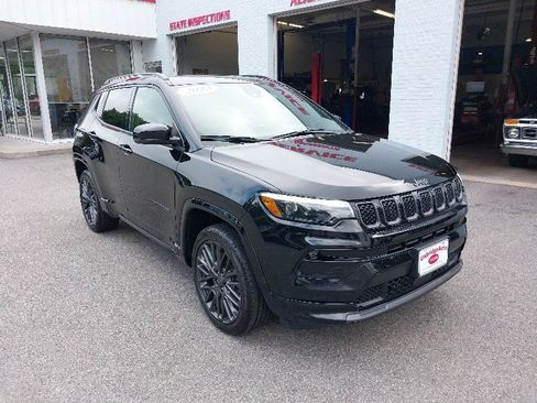 Used 2023 Jeep Compass High Altitude AWD/4WD image 2