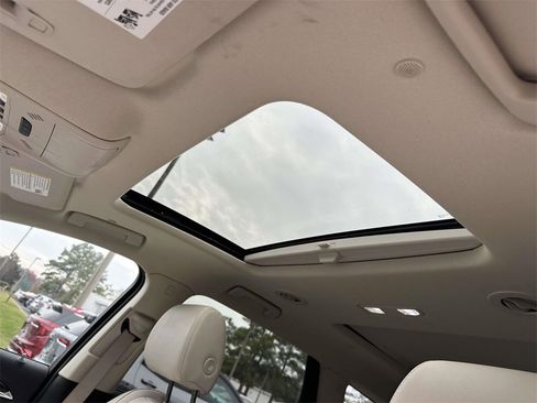 Used 2022 Buick Enclave Essence w/ Experience Buick Package image 19