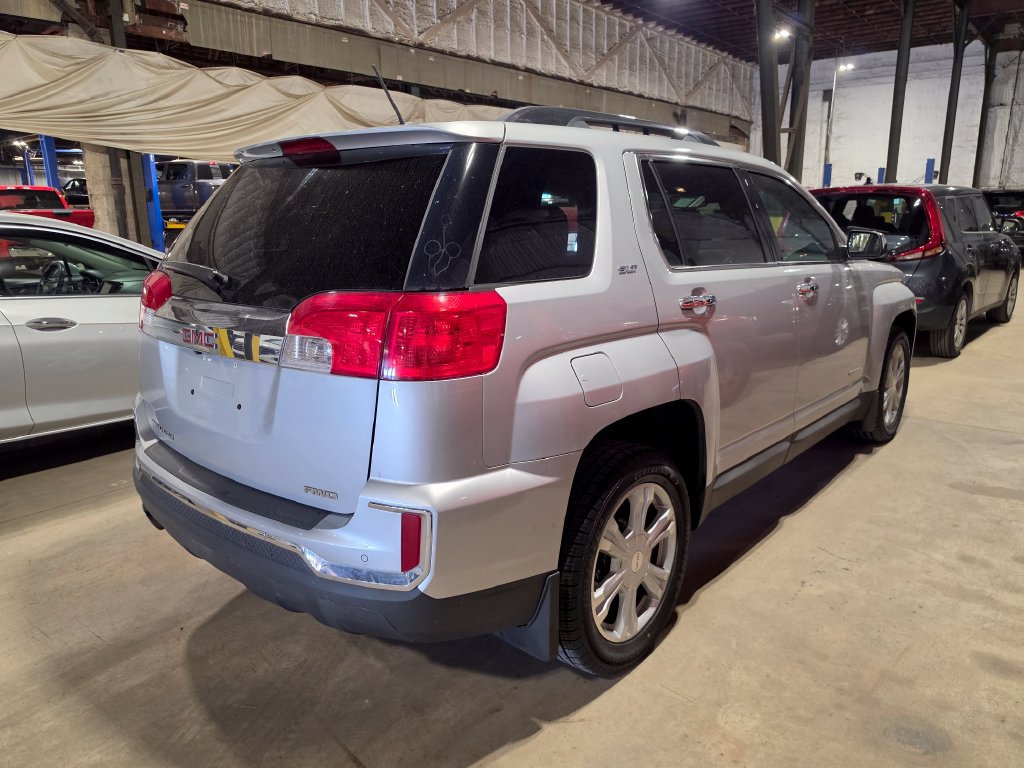 Used 2016 GMC Terrain SLT w/ Driver Alert Package I AWD/4WD image 2