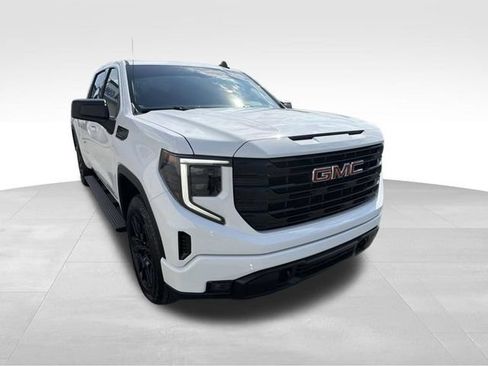 Used 2023 GMC Sierra 1500 Elevation AWD/4WD image 3