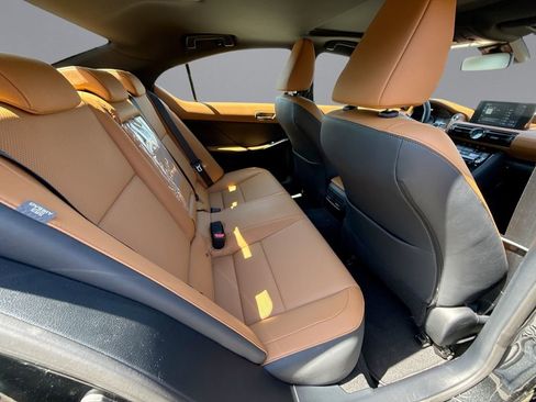 Used 2025 Lexus IS 350 F Sport RWD image 17