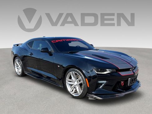 Used 2018 Chevrolet Camaro SS image 1