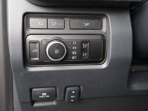 Used 2023 Ford F250 Lariat w/ Sport Appearance Package AWD/4WD image 17