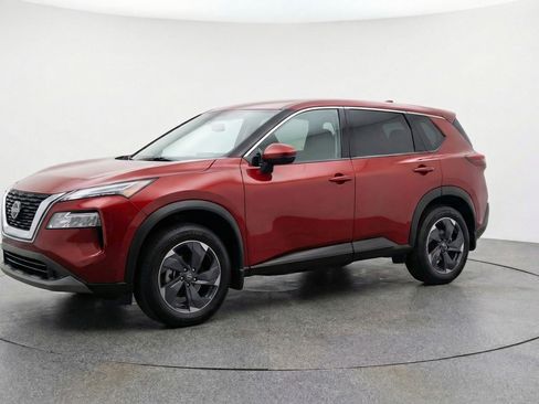 Used 2025 Nissan Rogue SV image 3