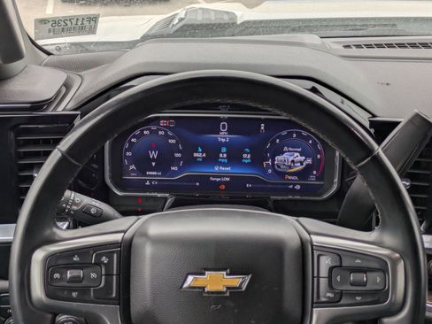 Used 2024 Chevrolet Silverado 3500 LT image 23