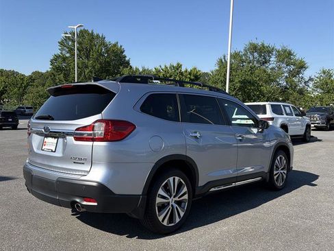 Used 2022 Subaru Ascent Touring AWD/4WD image 4