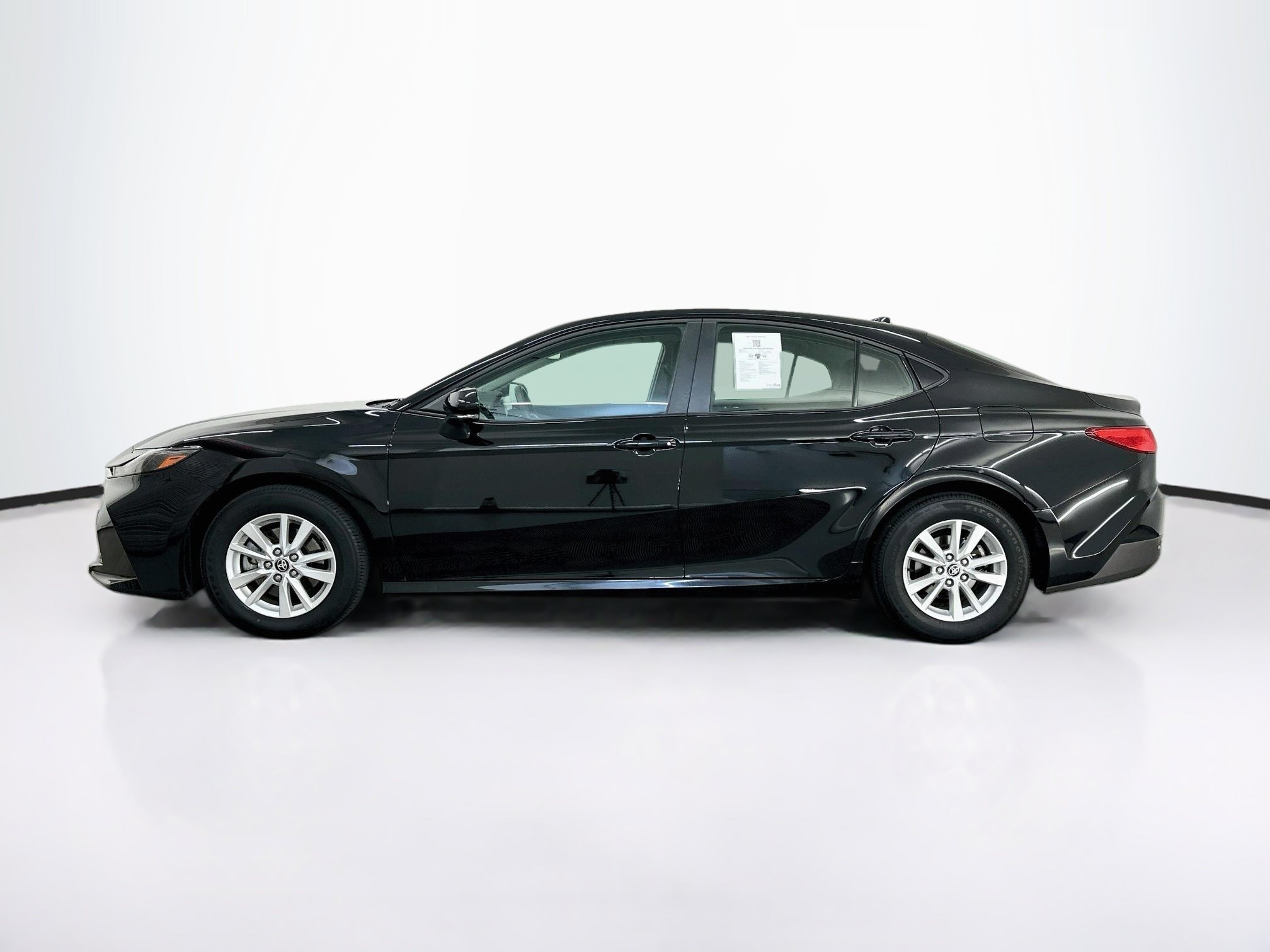 Used 2026 Toyota Camry LE FWD image 4