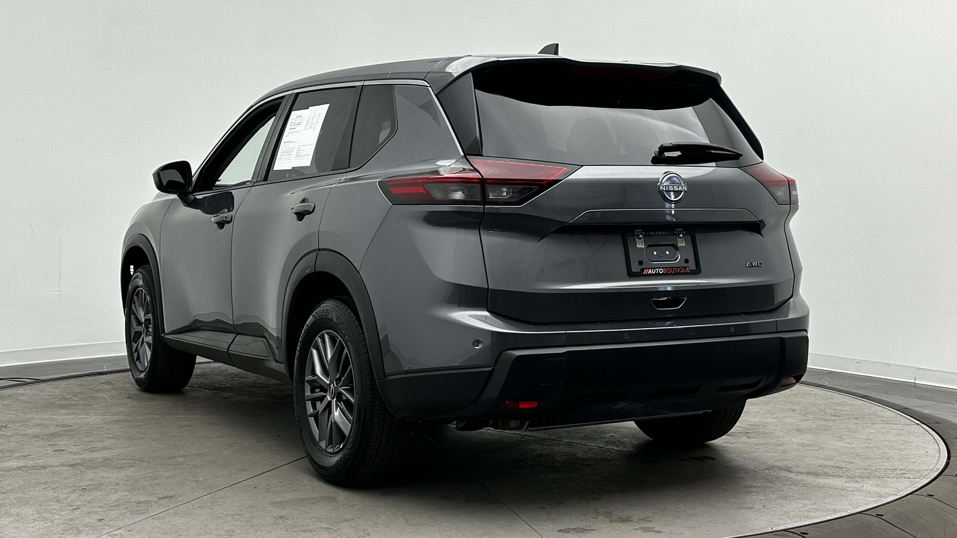 Used 2026 Nissan Rogue SV AWD/4WD image 4