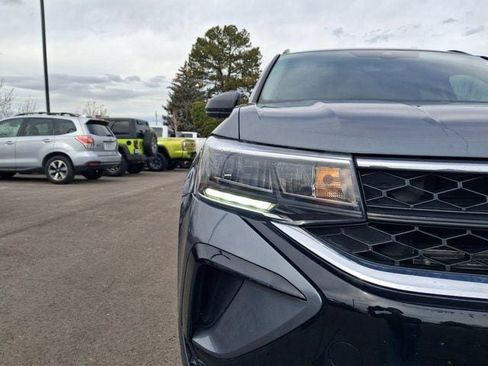 Used 2024 Volkswagen Taos S image 9