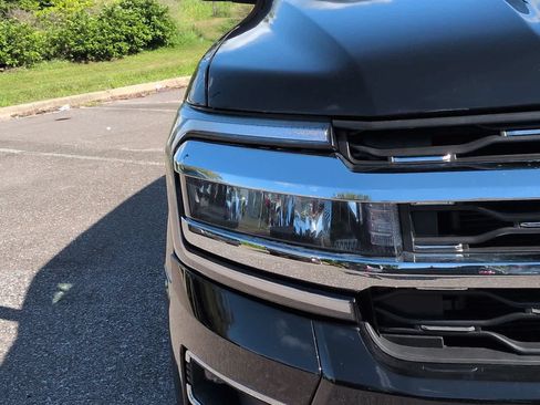 Used 2024 Ford Expedition XLT RWD image 10