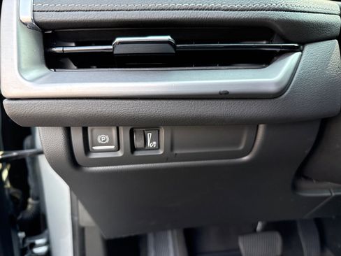 Used 2024 Cadillac XT4 Premium Luxury image 26