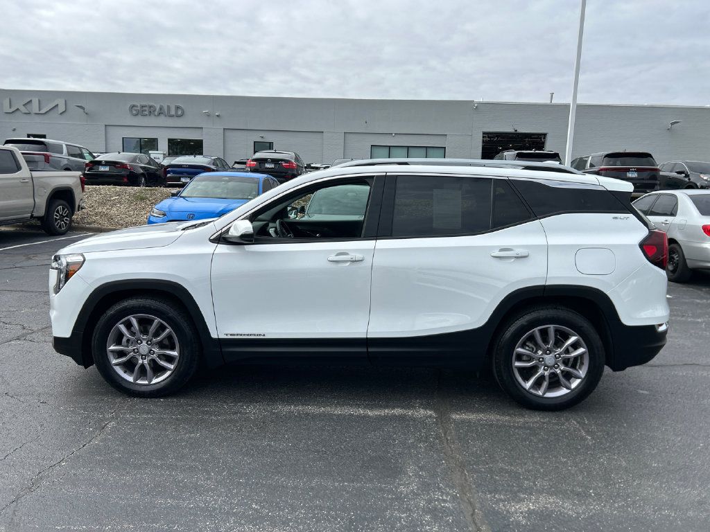 Certified 2023 GMC Terrain SLT FWD image 11