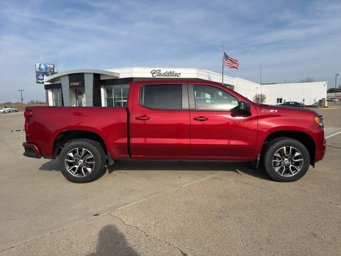 Used 2022 Chevrolet Silverado 1500 RST image 3