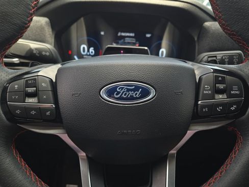 Used 2025 Ford Explorer ST RWD image 19