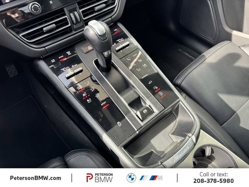 Used 2024 Porsche Macan image 33