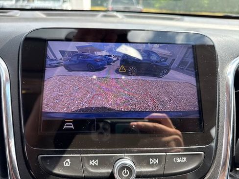 Used 2022 Chevrolet Equinox Premier FWD image 19