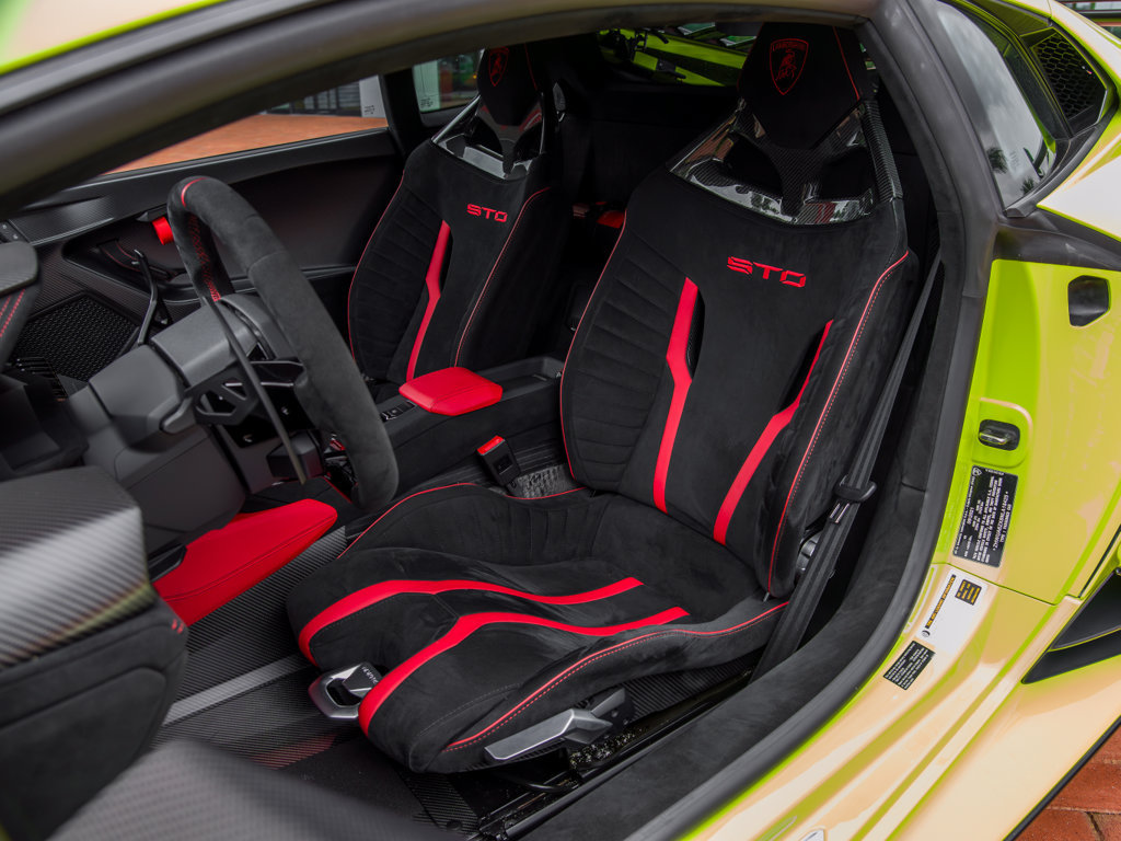 Used 2022 Lamborghini Huracan STO RWD image 15