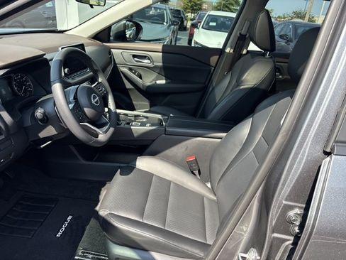 Certified 2023 Nissan Rogue SV w/ SV Premium B Package FWD image 14