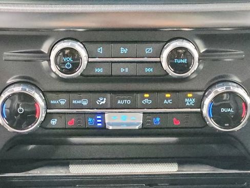 Used 2024 Ford F150 Lariat AWD/4WD image 35