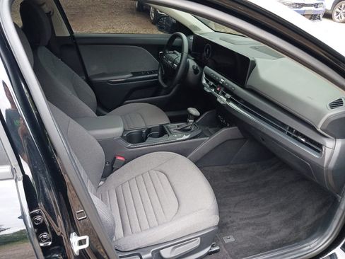 Used 2025 Kia K4 EX FWD image 9