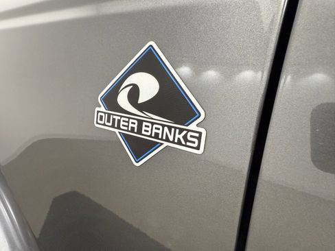 Used 2024 Ford Bronco Outer Banks image 9