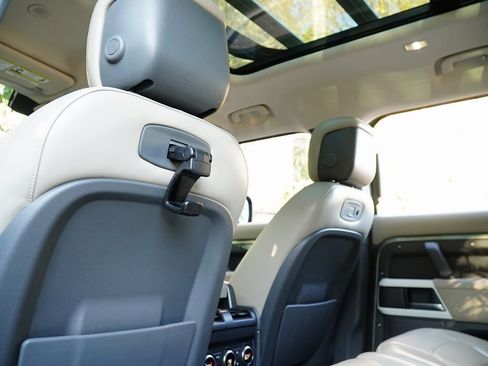 Used 2020 Land Rover Defender 110 HSE image 35