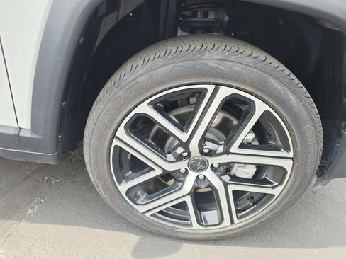 Used 2025 Jeep Compass Limited AWD/4WD image 17