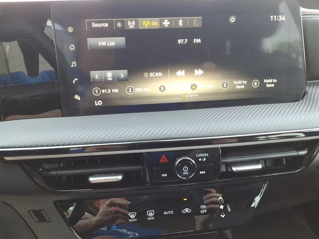 Used 2025 Nissan Kicks SR FWD image 20