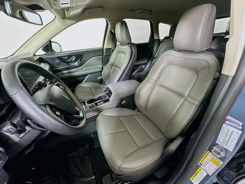 Used 2025 Lincoln Corsair AWD image 24