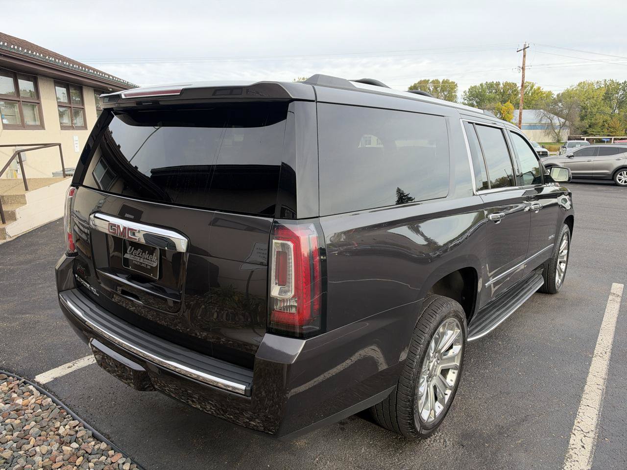 Used 2018 GMC Yukon XL Denali w/ Open Road Package AWD/4WD image 3