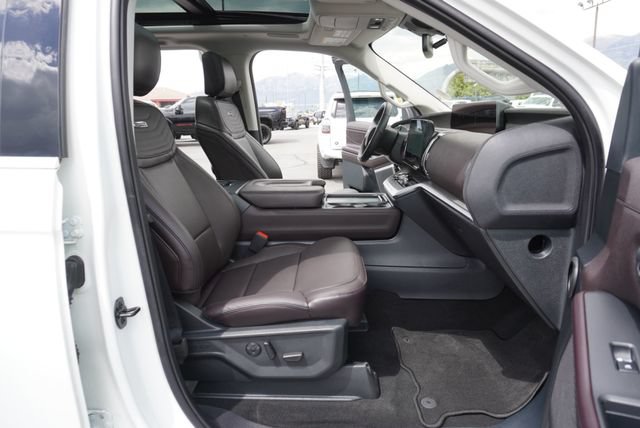 Used 2025 Ford Expedition Max Platinum w/ Platinum Ultimate Package AWD/4WD image 26