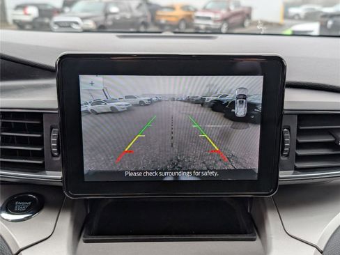 Used 2022 Ford Explorer XLT w/ Equipment Group 202A image 30