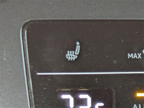 Used 2022 Volkswagen Tiguan SE R-Line image 22