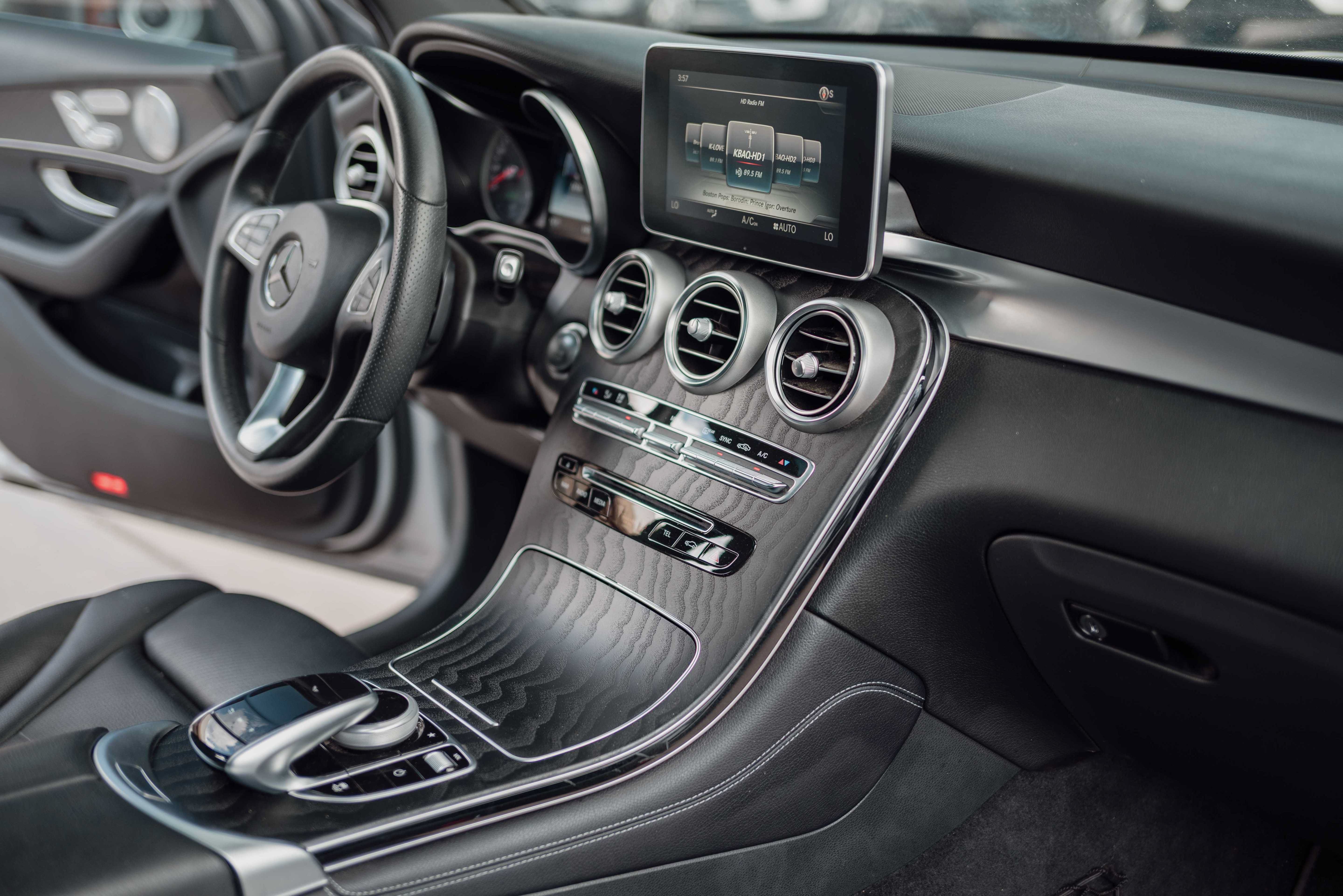 Used 2017 Mercedes-Benz GLC 300 w/ Premium 2 Package image 17