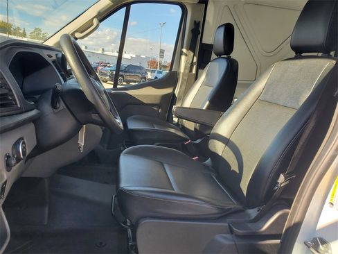Used 2023 Ford Transit 250 Medium Roof AWD image 5