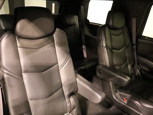 Used 2015 Cadillac Escalade Platinum image 22