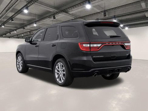 Used 2024 Dodge Durango GT RWD image 3