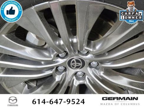 Used 2023 Toyota Venza XLE AWD/4WD image 13