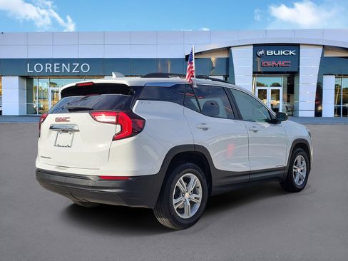Used 2023 GMC Terrain SLE w/ Driver Convenience Package FWD image 5