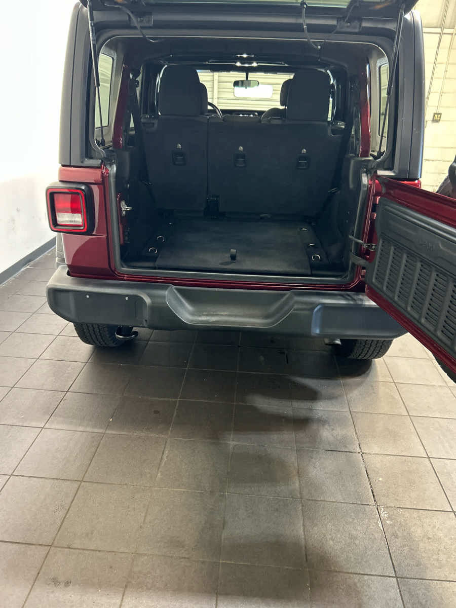 Used 2022 Jeep Wrangler Unlimited Sport AWD/4WD image 10