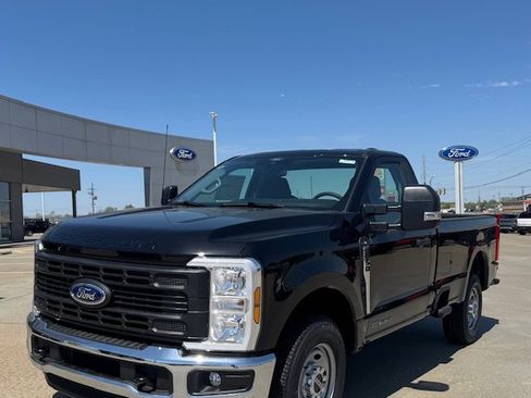 New 2025 Ford F250 XL w/ XL Chrome Package image 2