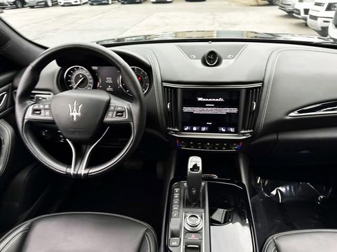 Used 2022 Maserati Levante GT image 19