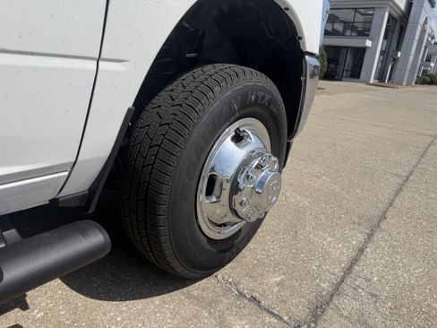 New 2026 RAM 3500 Tradesman AWD/4WD image 22
