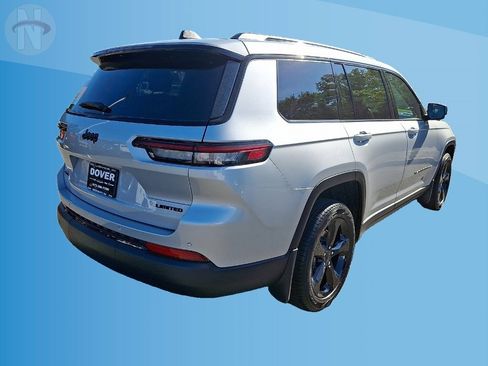 Certified 2025 Jeep Grand Cherokee L Limited w/ Black Appearance Package AWD/4WD image 17
